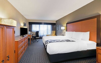 La Quinta Inn & Suites by Wyndham New Orleans Airport