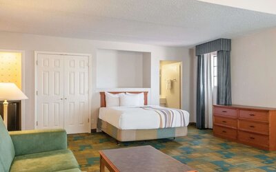 La Quinta Inn by Wyndham New Orleans West Bank / Gretna