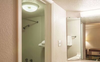 La Quinta Inn by Wyndham New Orleans West Bank / Gretna