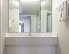 La Quinta Inn by Wyndham New Orleans West Bank / Gretna