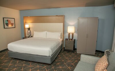 Holiday Inn New Orleans West Bank Tower by IHG