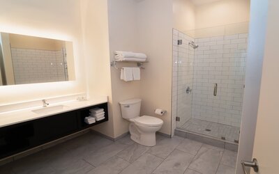 Holiday Inn New Orleans West Bank Tower by IHG