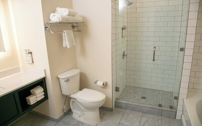 Holiday Inn New Orleans West Bank Tower by IHG