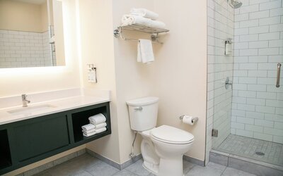 Holiday Inn New Orleans West Bank Tower by IHG