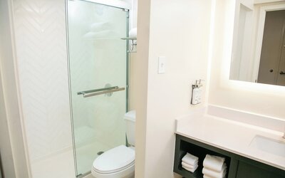 Holiday Inn New Orleans West Bank Tower by IHG