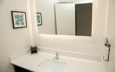 Holiday Inn New Orleans West Bank Tower by IHG