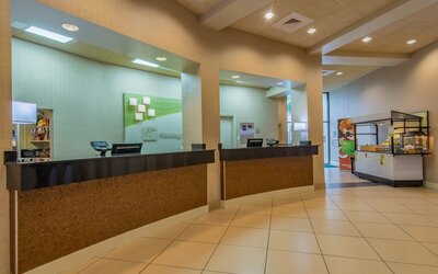 Holiday Inn New Orleans West Bank Tower by IHG