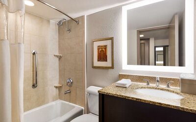 DoubleTree by Hilton Hotel New Orleans Airport