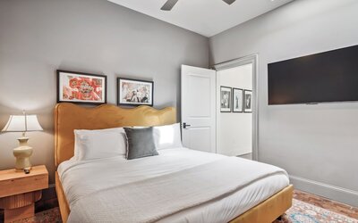 The Mary Beth Hotel & Gallery