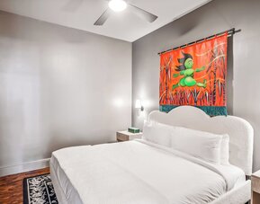 The Mary Beth Hotel & Gallery