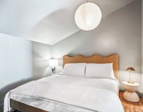 The Mary Beth Hotel & Gallery