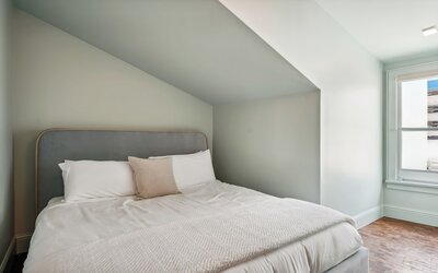 The Mary Beth Hotel & Gallery
