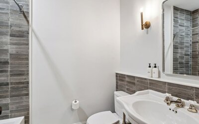 The Mary Beth Hotel & Gallery