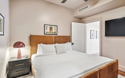 The Mary Beth Hotel & Gallery