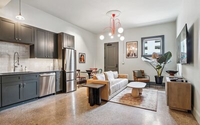 The Mary Beth Hotel & Gallery