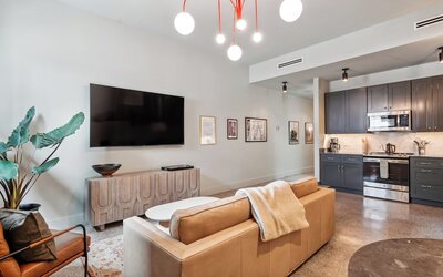 The Mary Beth Hotel & Gallery