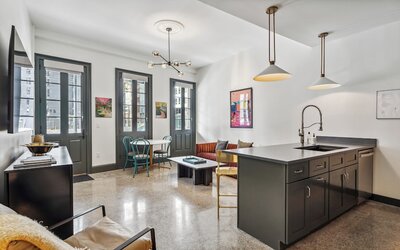 The Mary Beth Hotel & Gallery