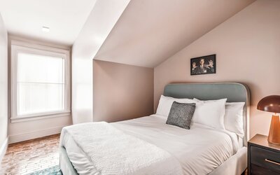 The Mary Beth Hotel & Gallery