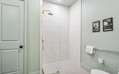 The Mary Beth Hotel & Gallery