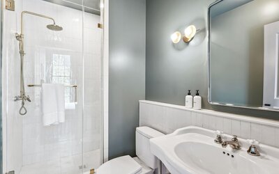 The Mary Beth Hotel & Gallery