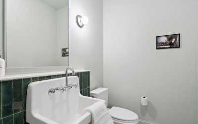 The Mary Beth Hotel & Gallery