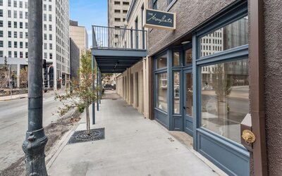 The Mary Beth Hotel & Gallery