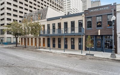 The Mary Beth Hotel & Gallery