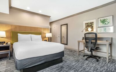 Country Inn & Suites by Radisson, Metairie (New Orleans), LA