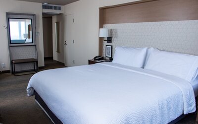 Holiday Inn Metairie New Orleans by IHG