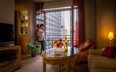 Hotel Giraffe by Library Hotel Collection