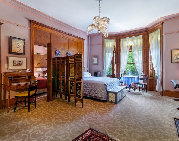 Suites in a Manhattan Mansion