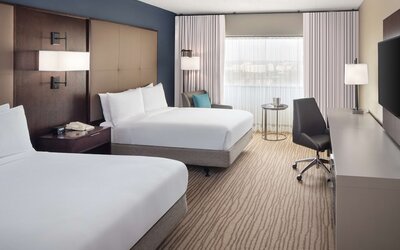 DoubleTree by Hilton Hotel Newark Airport