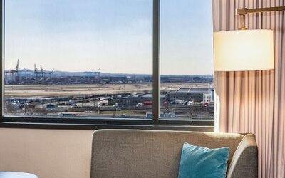 DoubleTree by Hilton Hotel Newark Airport