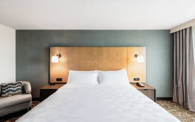 Holiday Inn Newark International Airport by IHG