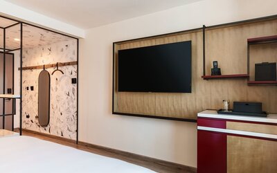 Renaissance New York Flushing Hotel at Tangram
