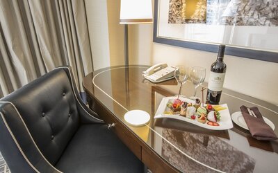 Omni Los Angeles Hotel at California Plaza