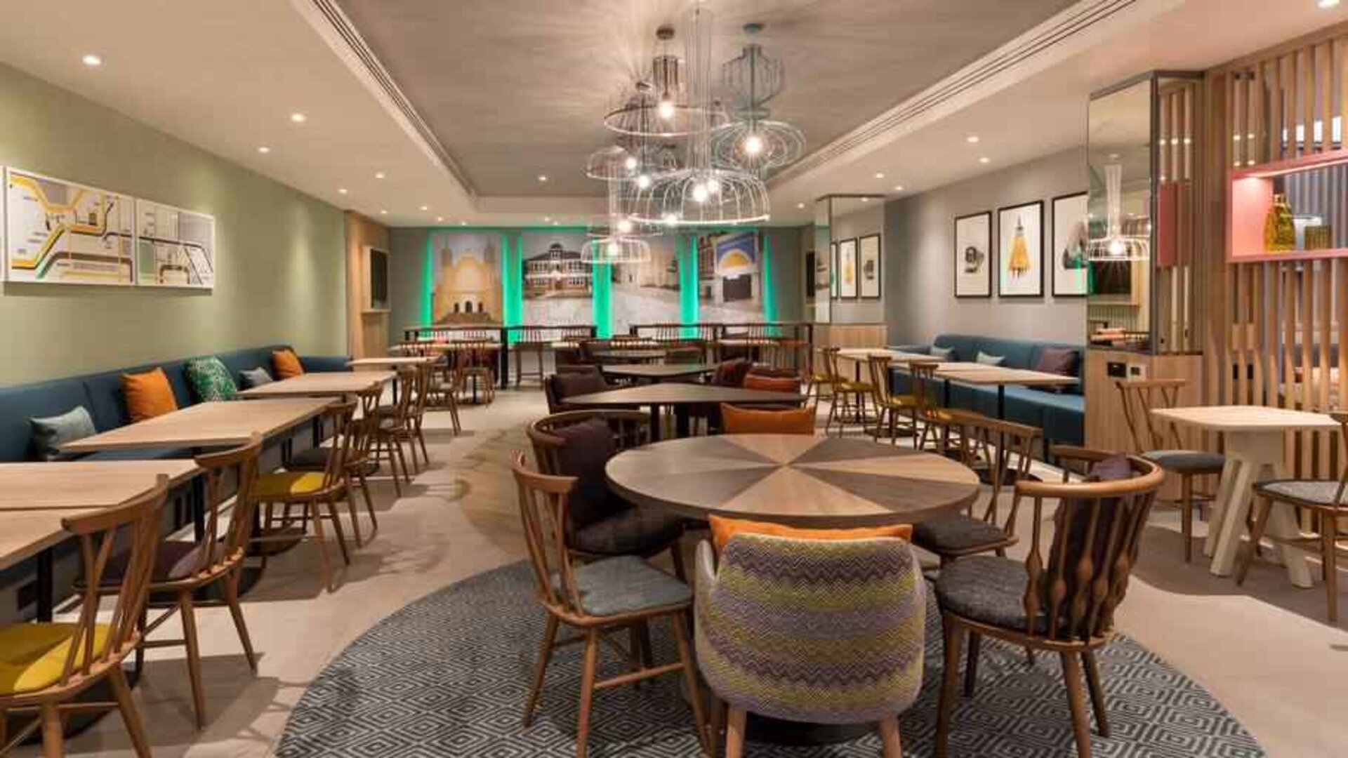 Dining area perfect for co-working at the Hampton by Hilton London Ealing.