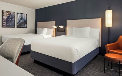 Courtyard by Marriott Chicago Downtown River North