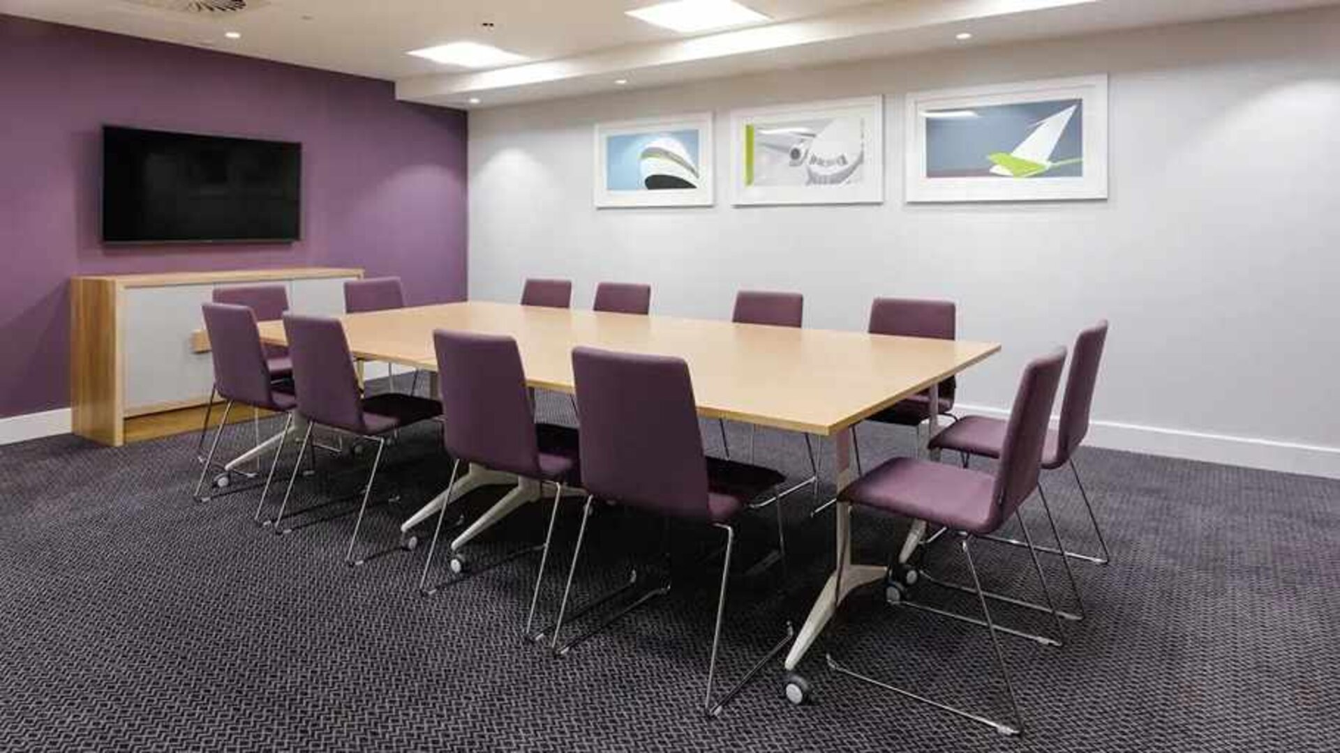 professional and well equipped meeting room at Hampton by Hilton Exeter Airport.