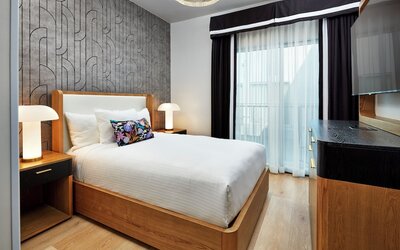 Elan Hotel