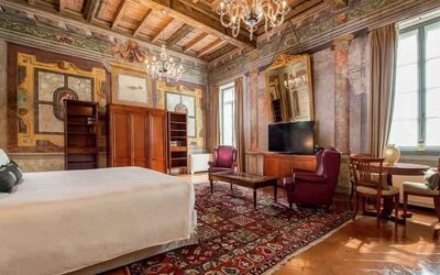 Beautiful king suite with working station at the Grand Hotel Villa Torretta Milan Sesto, Curio Collection.