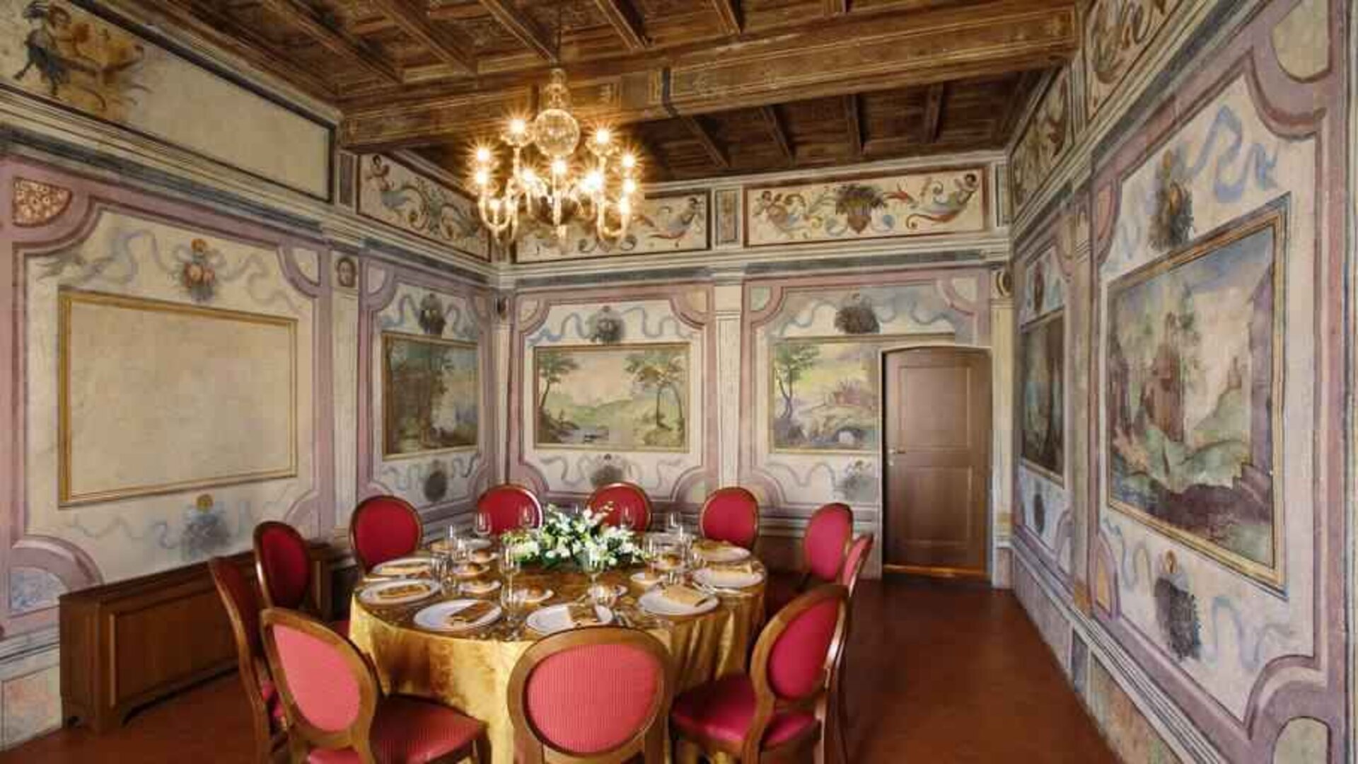 Hotel workspace in an elegant room at the Grand Hotel Villa Torretta Milan Sesto, Curio Collection.