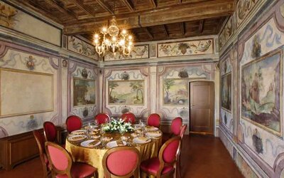 Hotel workspace in an elegant room at the Grand Hotel Villa Torretta Milan Sesto, Curio Collection.