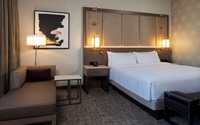 H Hotel Los Angeles, Curio Collection by Hilton
