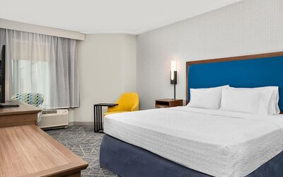 Hampton Inn Chicago North-Loyola Station