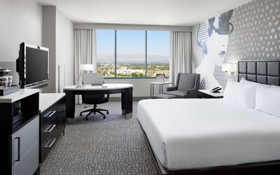 Hilton Woodland Hills / Los Angeles