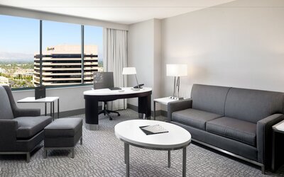 Hilton Woodland Hills / Los Angeles