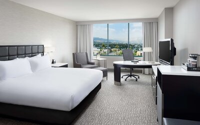 Hilton Woodland Hills / Los Angeles