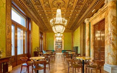 Dining area perfect as workspace at the DoubleTree by Hilton Trieste.