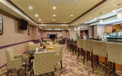 Comfortable lounge area ideal for coworking at DoubleTree by Hilton Hotel Downtown Wilmington - Legal District.